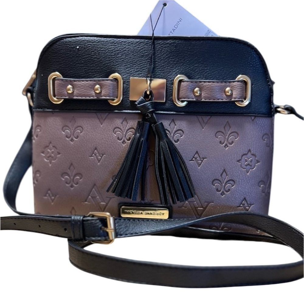 🖤NWT-Adrienne Vittadini Marsellies Signature Collection Domed Crossbody🖤